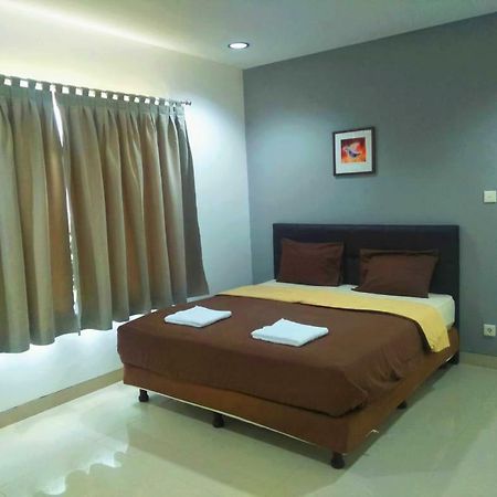 Villa Kaca Tanjung Lesung Luaran gambar