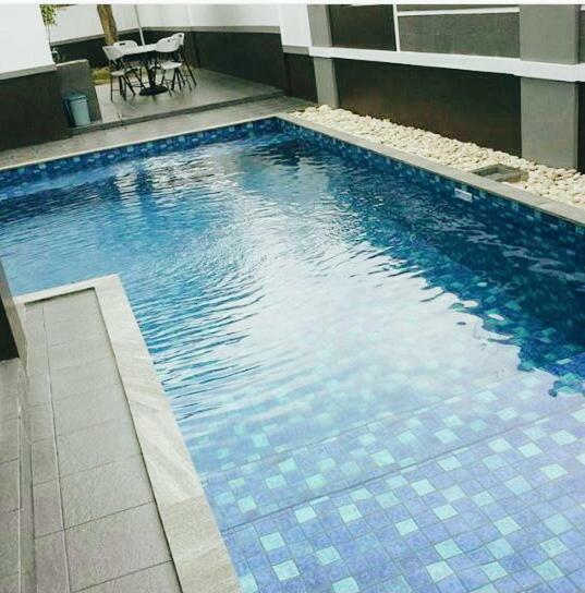 Villa Kaca Tanjung Lesung Luaran gambar