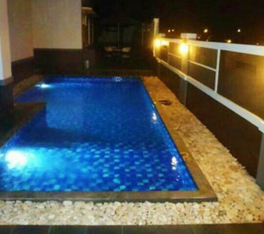 Villa Kaca Tanjung Lesung Luaran gambar